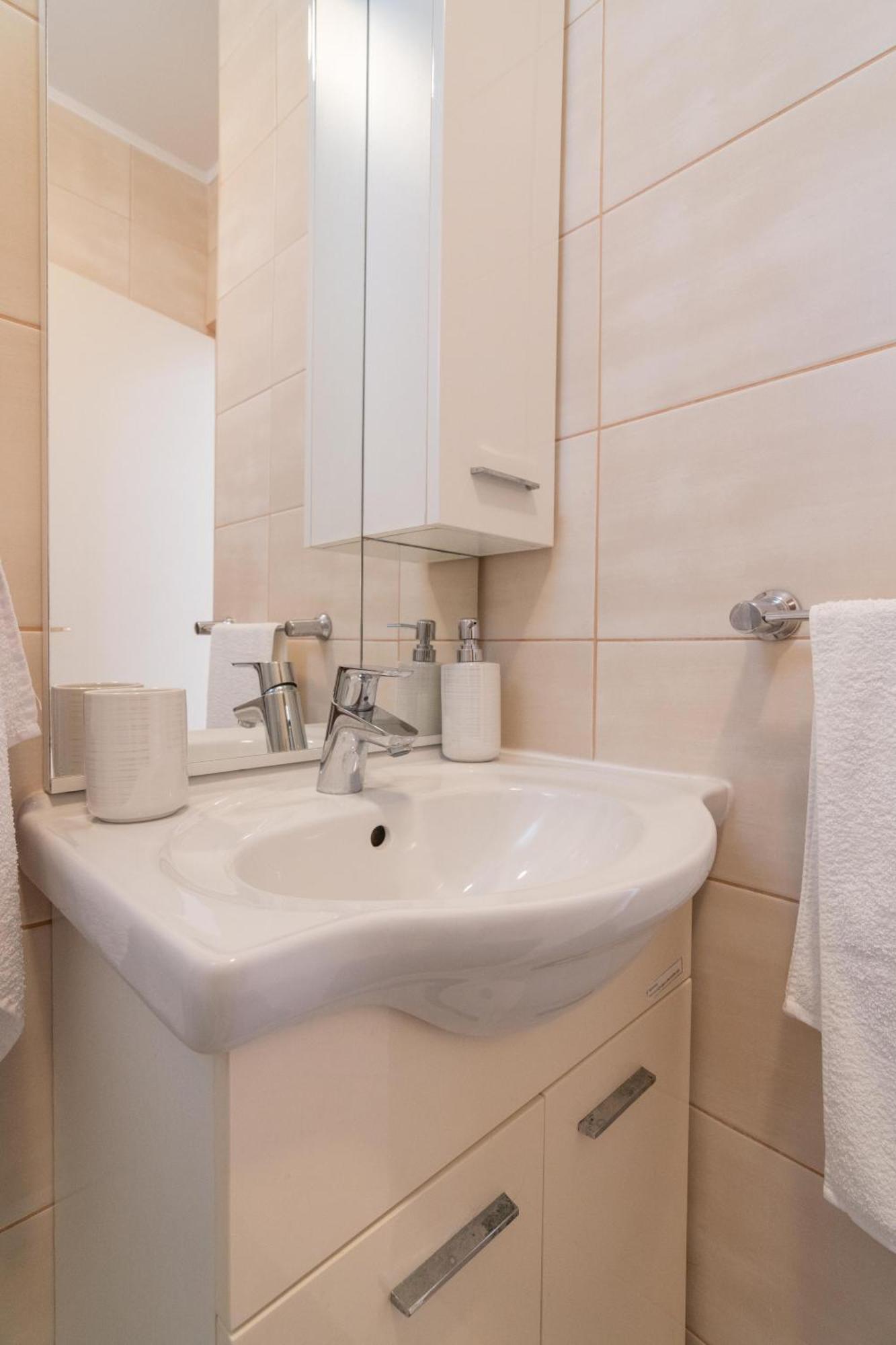 Josipa Apartment *